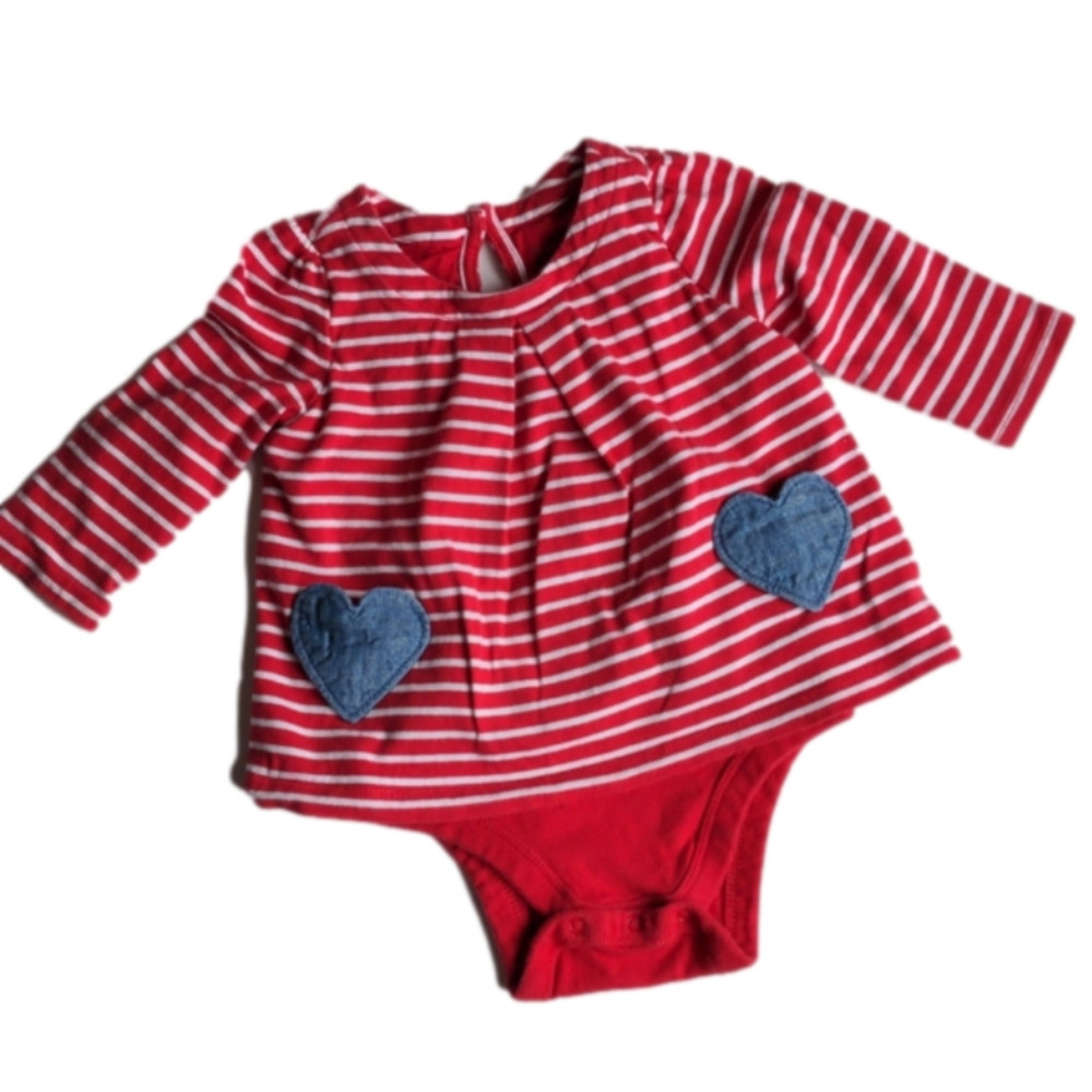 Baby Gap Striped Heart Bodysuit * 6-12M